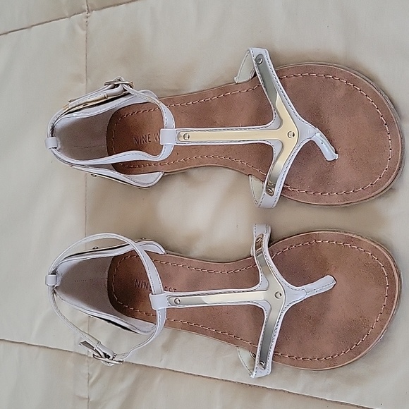 Nine West flat sandal - Picture 2 of 3